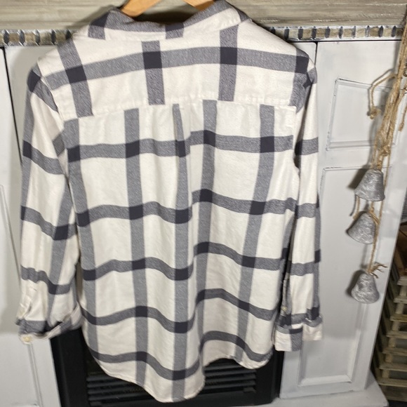 Gh bass white& black window pane check flannel. Womens us size large. - Picture 6 of 6